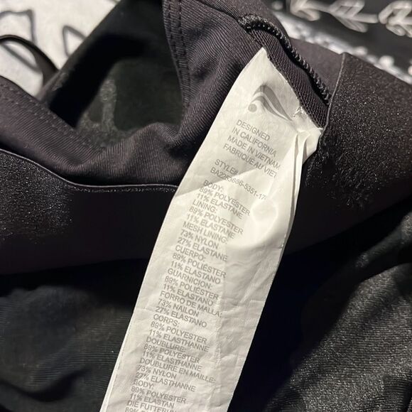 Fabletics Camo Leggings & Bra Bundle - Picture 15 of 15